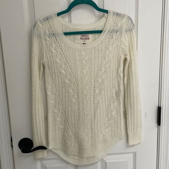 SO Sonoma Perfect Pullover Cream Crew Neck Sweater  Size XS - Picture 1 of 6